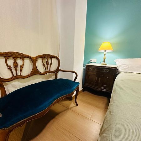 Mirador 1 Del Mercado Central - Habitacion Con Bano Privado En El Centro De La Ciudad Vella Valencia Bagian luar foto