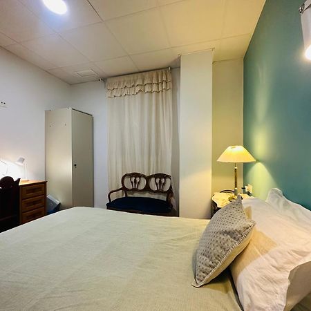 Mirador 1 Del Mercado Central - Habitacion Con Bano Privado En El Centro De La Ciudad Vella Valencia Bagian luar foto