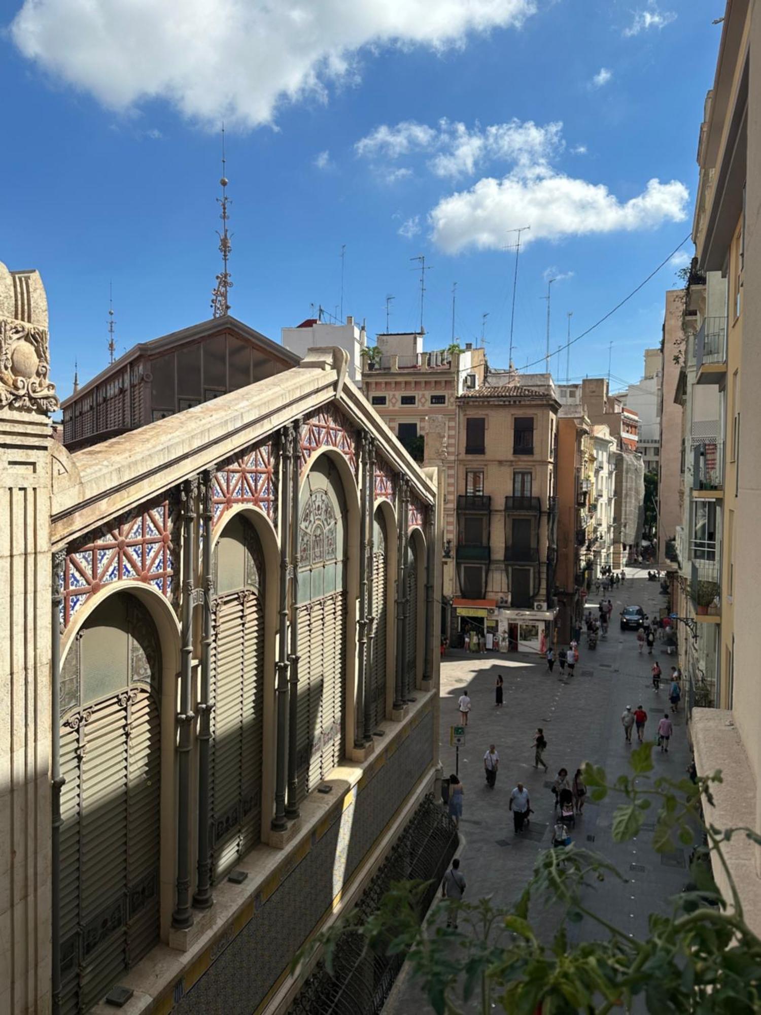 Mirador 1 Del Mercado Central - Habitacion Con Bano Privado En El Centro De La Ciudad Vella Valencia Bagian luar foto