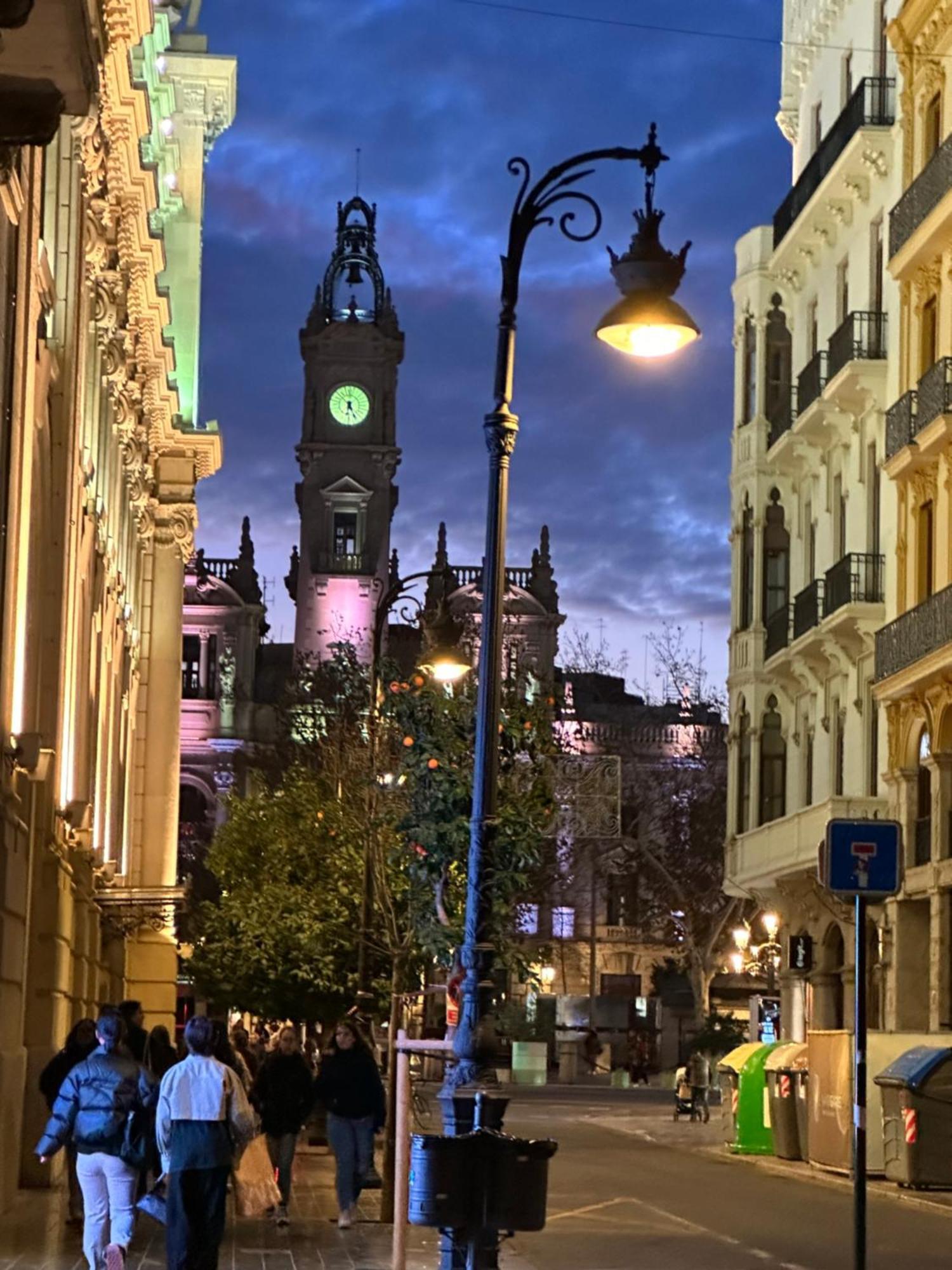 Mirador 1 Del Mercado Central - Habitacion Con Bano Privado En El Centro De La Ciudad Vella Valencia Bagian luar foto