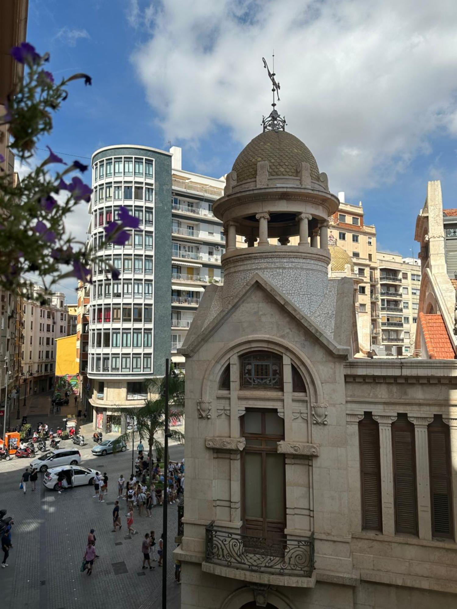 Mirador 1 Del Mercado Central - Habitacion Con Bano Privado En El Centro De La Ciudad Vella Valencia Bagian luar foto