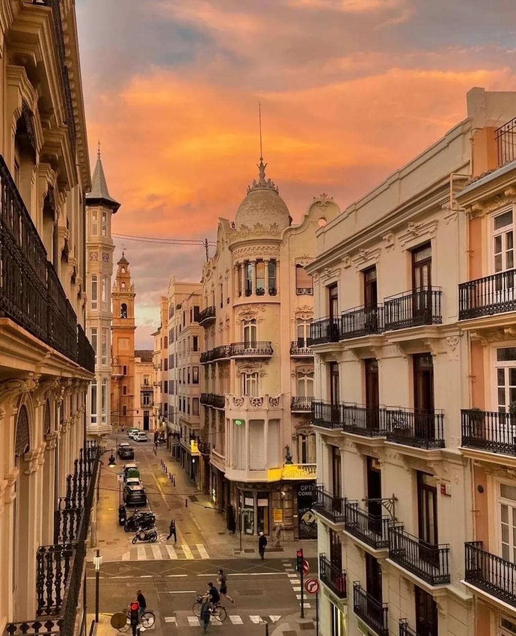 Mirador 1 Del Mercado Central - Habitacion Con Bano Privado En El Centro De La Ciudad Vella Valencia Bagian luar foto