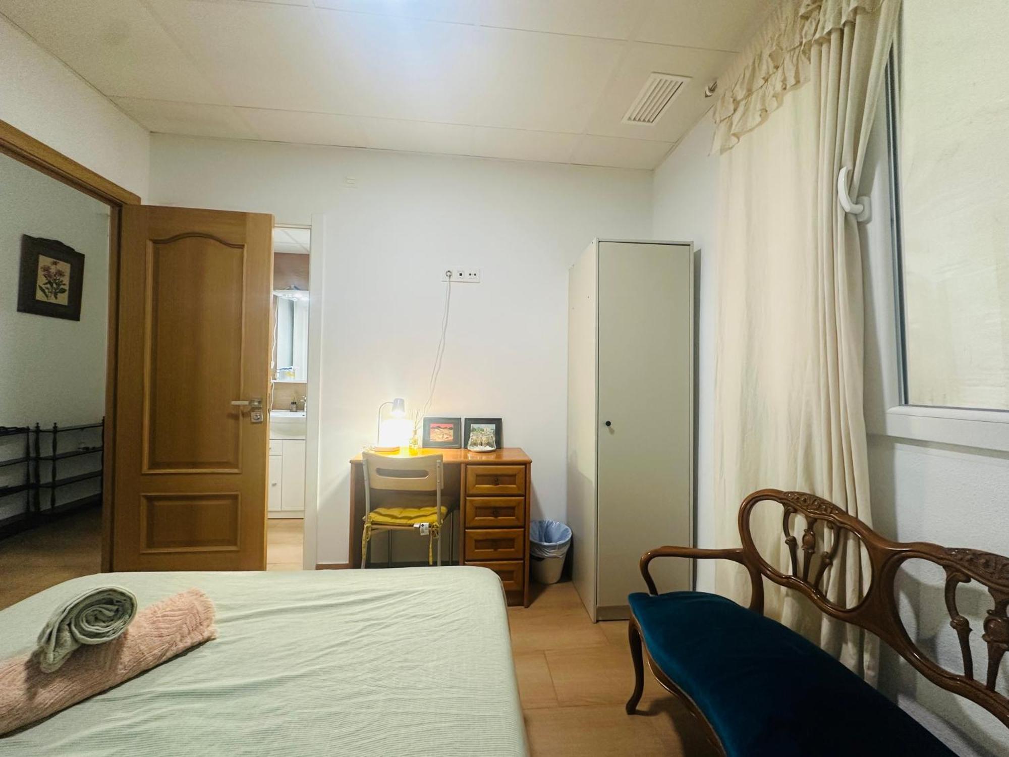 Mirador 1 Del Mercado Central - Habitacion Con Bano Privado En El Centro De La Ciudad Vella Valencia Bagian luar foto